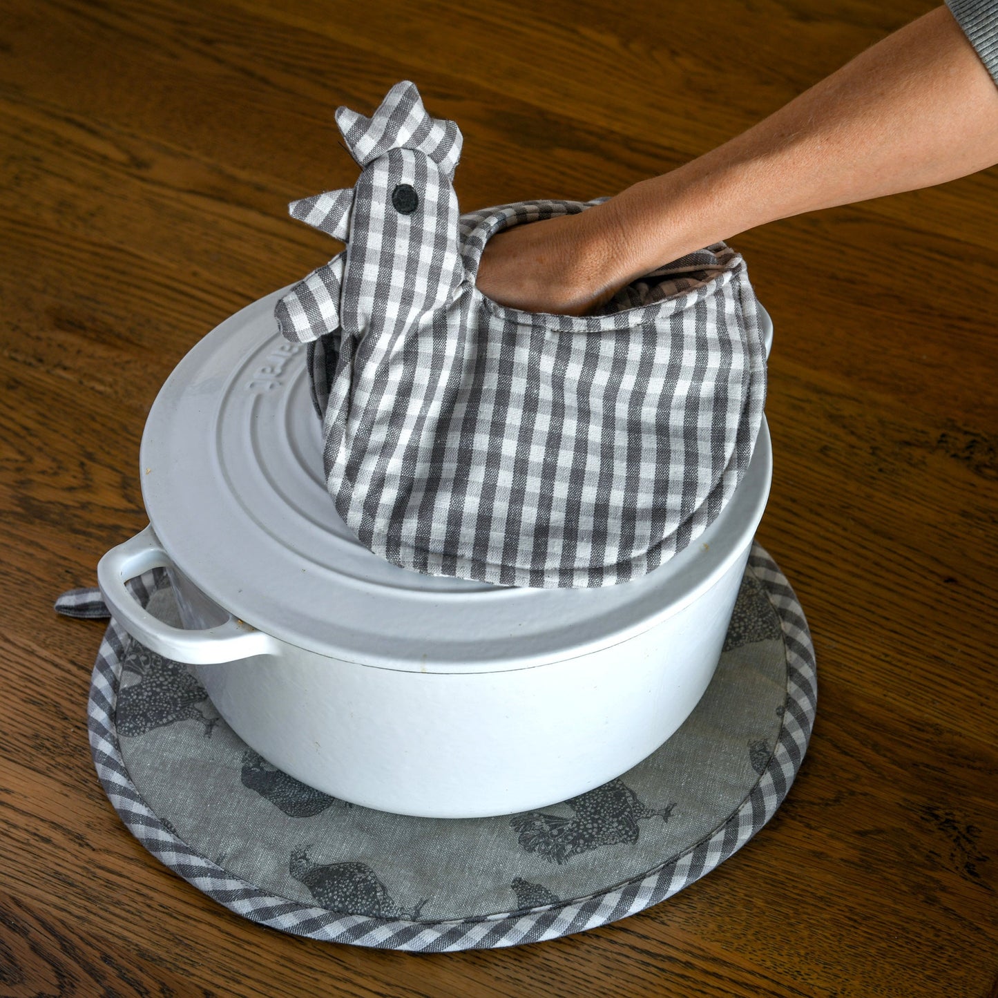 Hen Pot Pincher